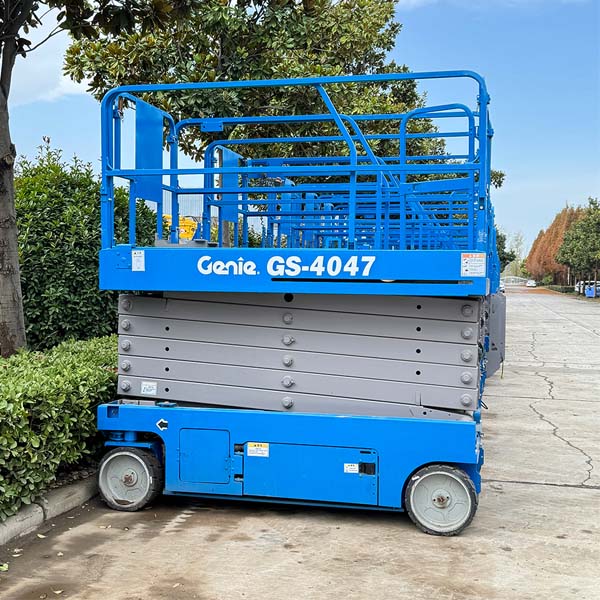 Used Genie GS4047 Scissor lift — product image