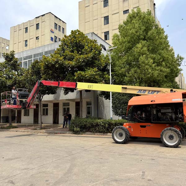 Used JLG 660SJ Boom lift — product image