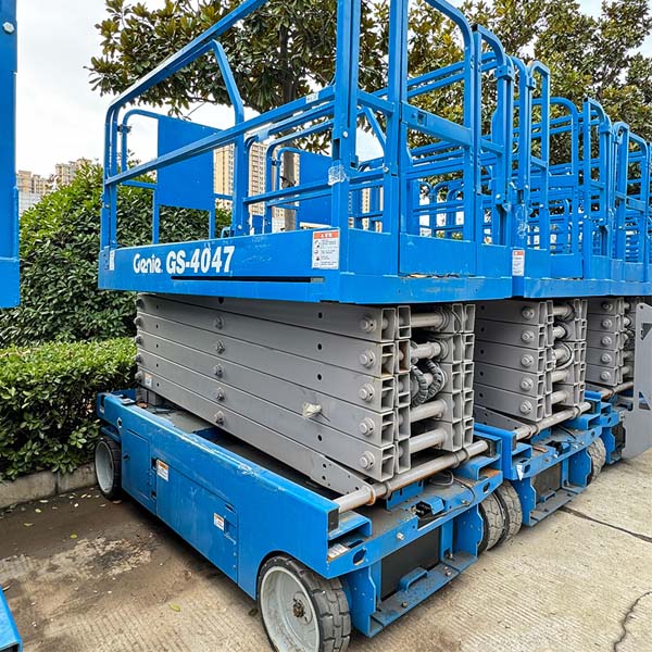 Used Genie GS4047 Scissor lift — product image