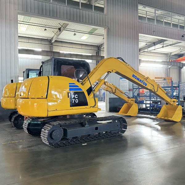 Used KOMATSU PC70 — product image