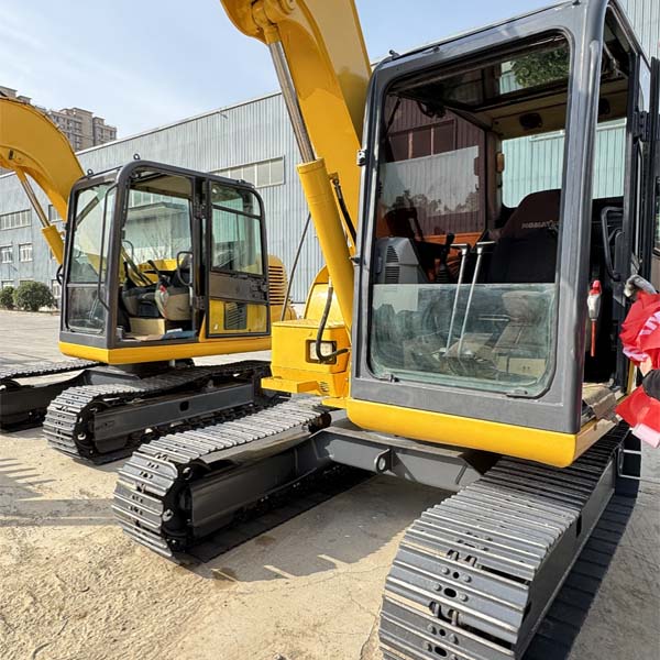Used KOMATSU PC70 — product image