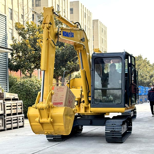 Used KOMATSU PC70 — product image