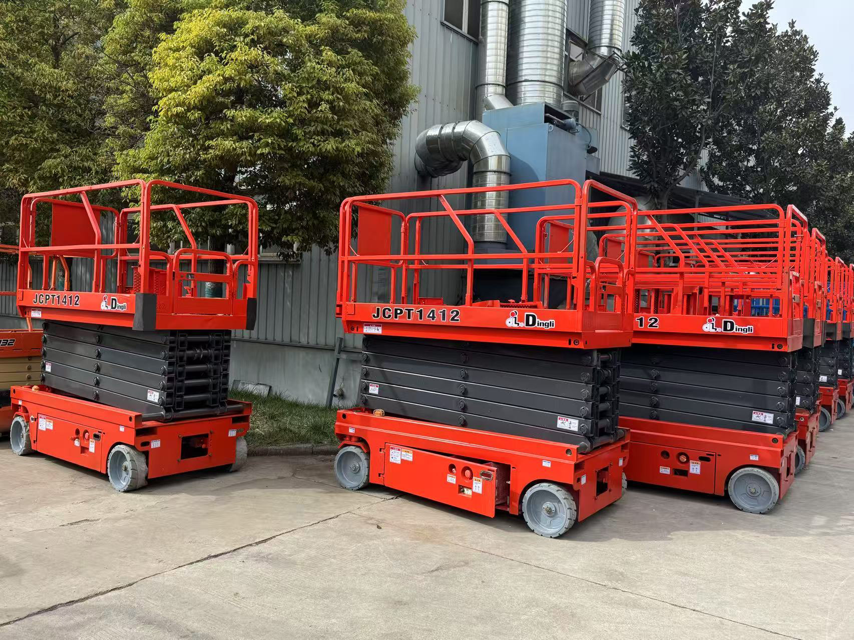 Dingli Scissor Lift Loaded and Shipped to Overseas Customer