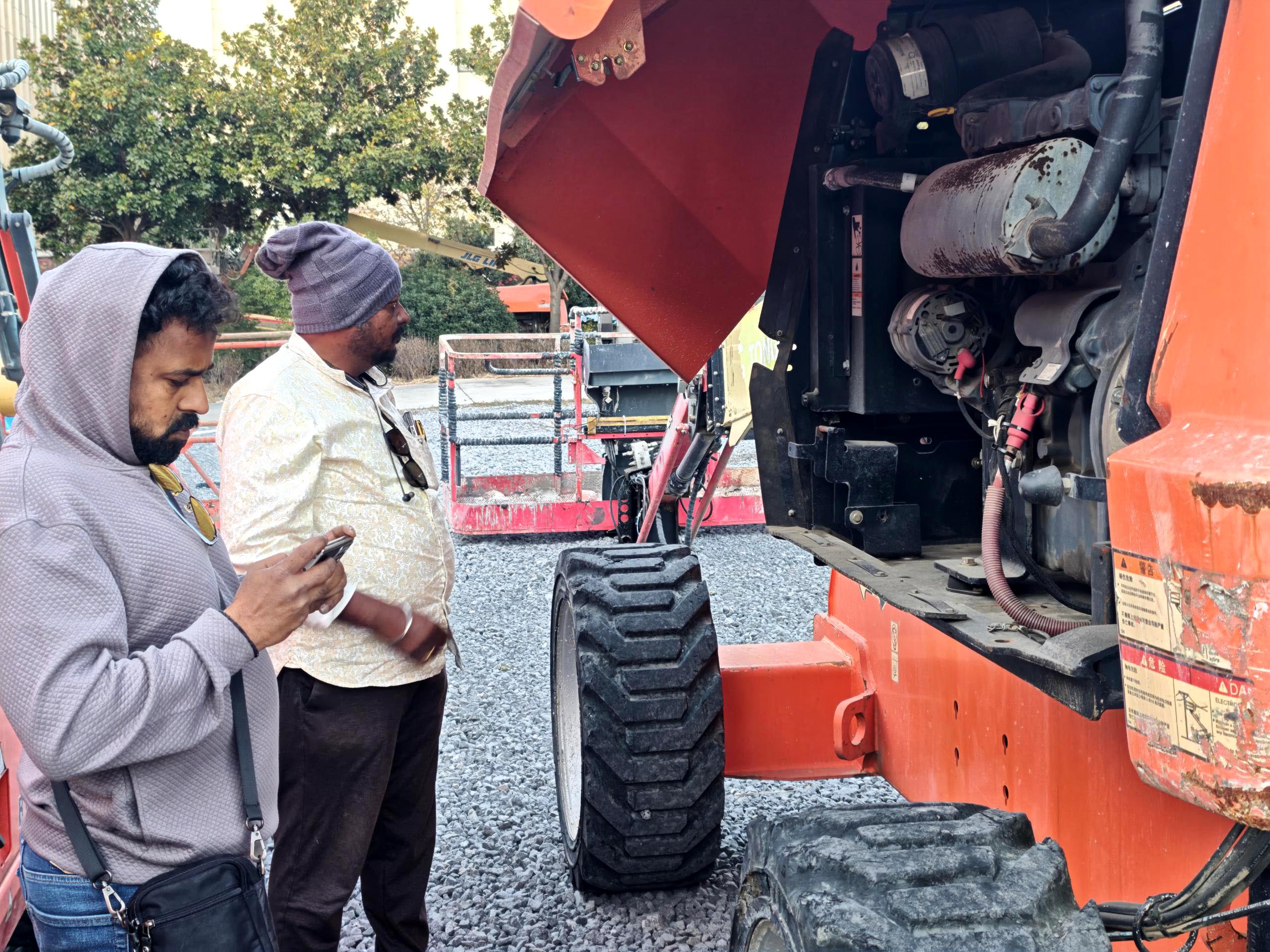 Indian Clients Visit Asure Machinery to Inspect Boom Lifts and Scissor Lifts