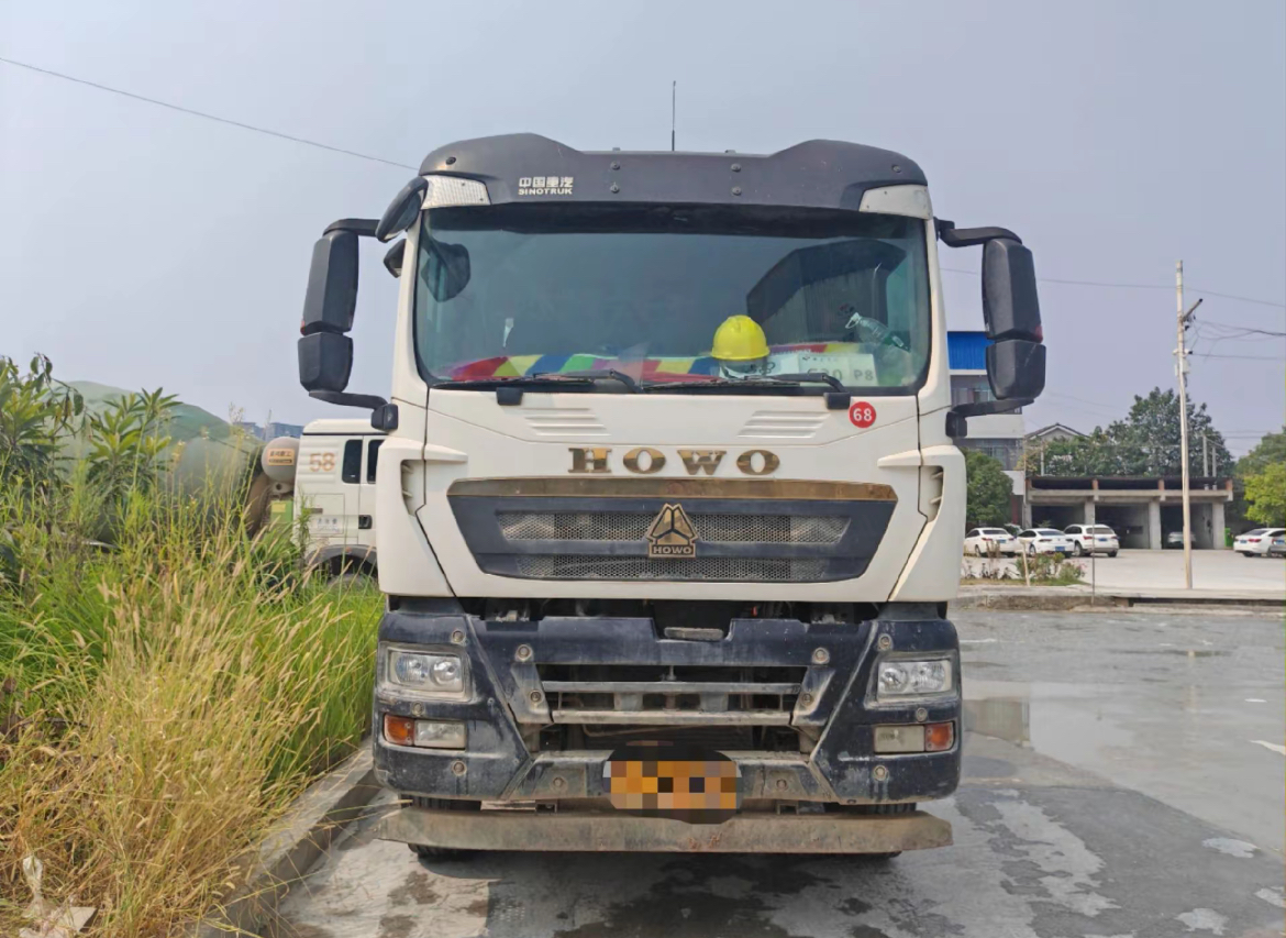 Howo Tanghong 12 cubic meters concrete mixer truck