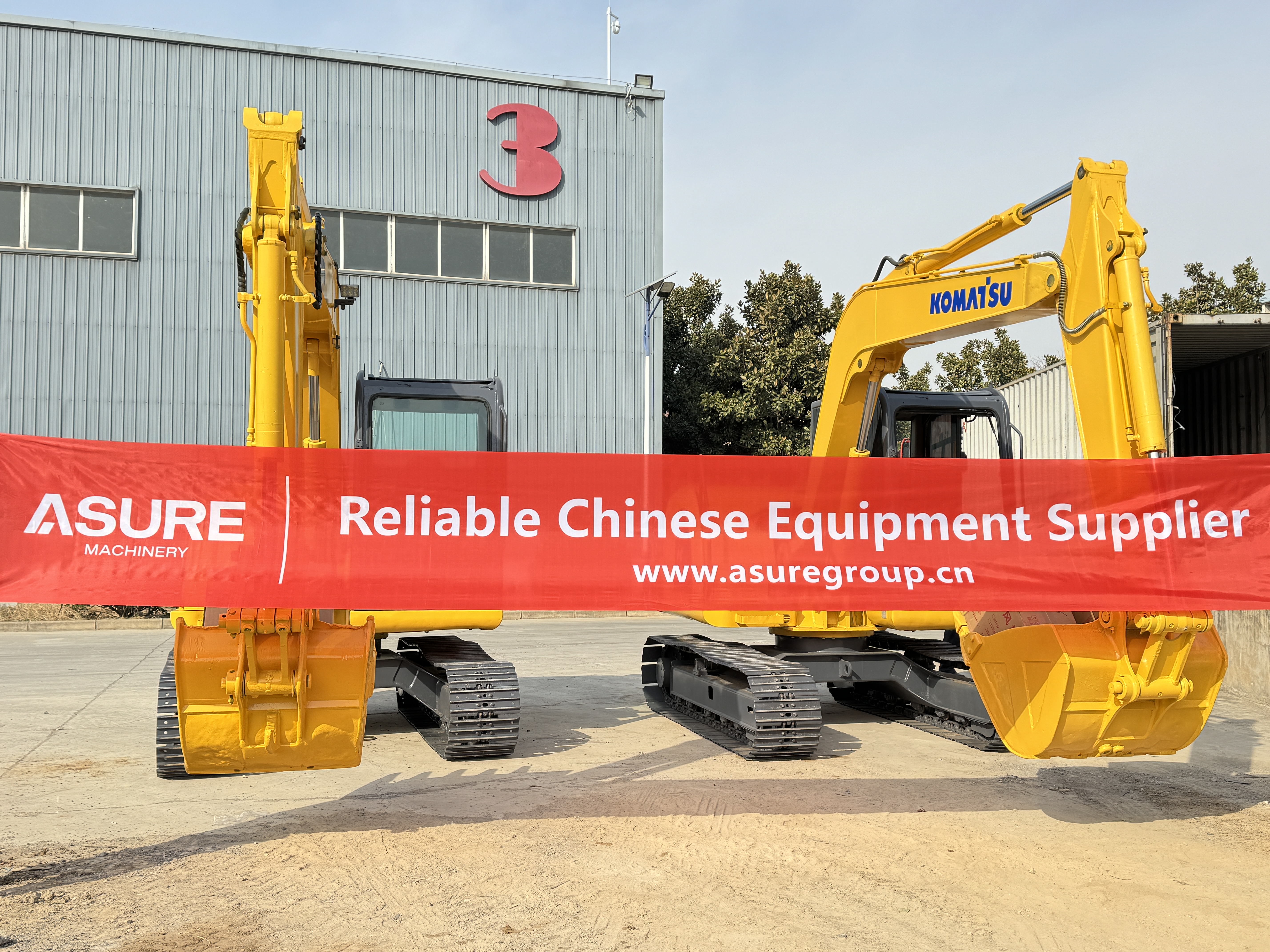 Komatsu PC70 Sets Sail with a New Look, Powering the Infrastructure Upgrade in Indonesia