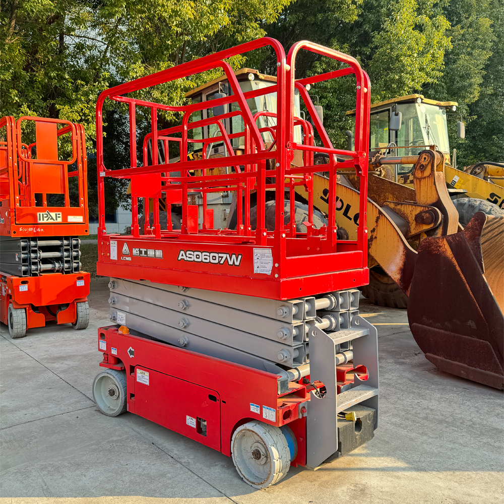 LGMG 0607 Scissor Lift